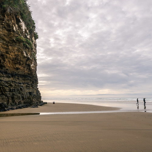 Cliffs and beach Cathedral Caves, Catlins
